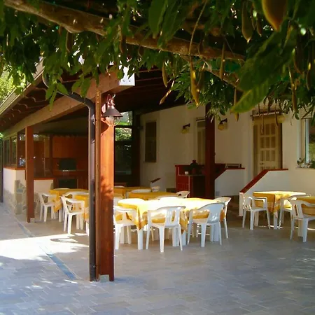 Le Ginestre Bed & Breakfast *