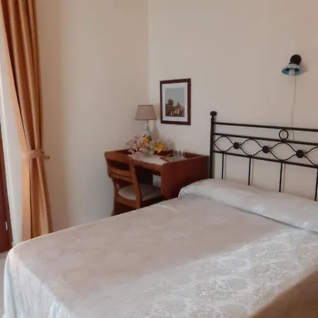 ベッド・アンド・ブレックファスト Le Ginestre Foria