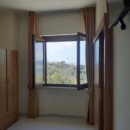 Le Ginestre Bed & Breakfast *