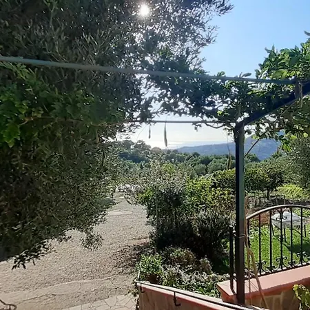 ベッド・アンド・ブレックファスト Le Ginestre